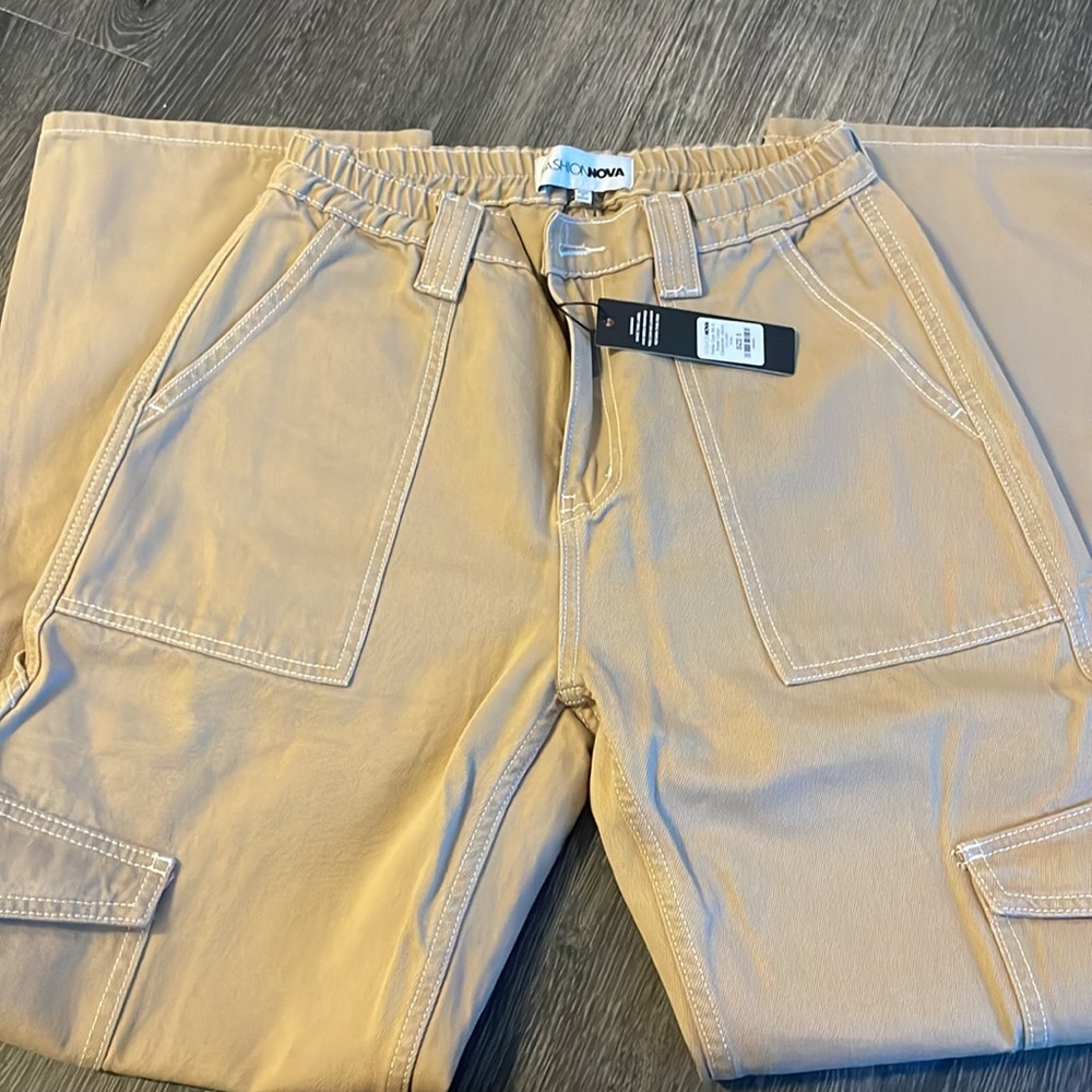 Fashion Nova Tan cargo pants size 5